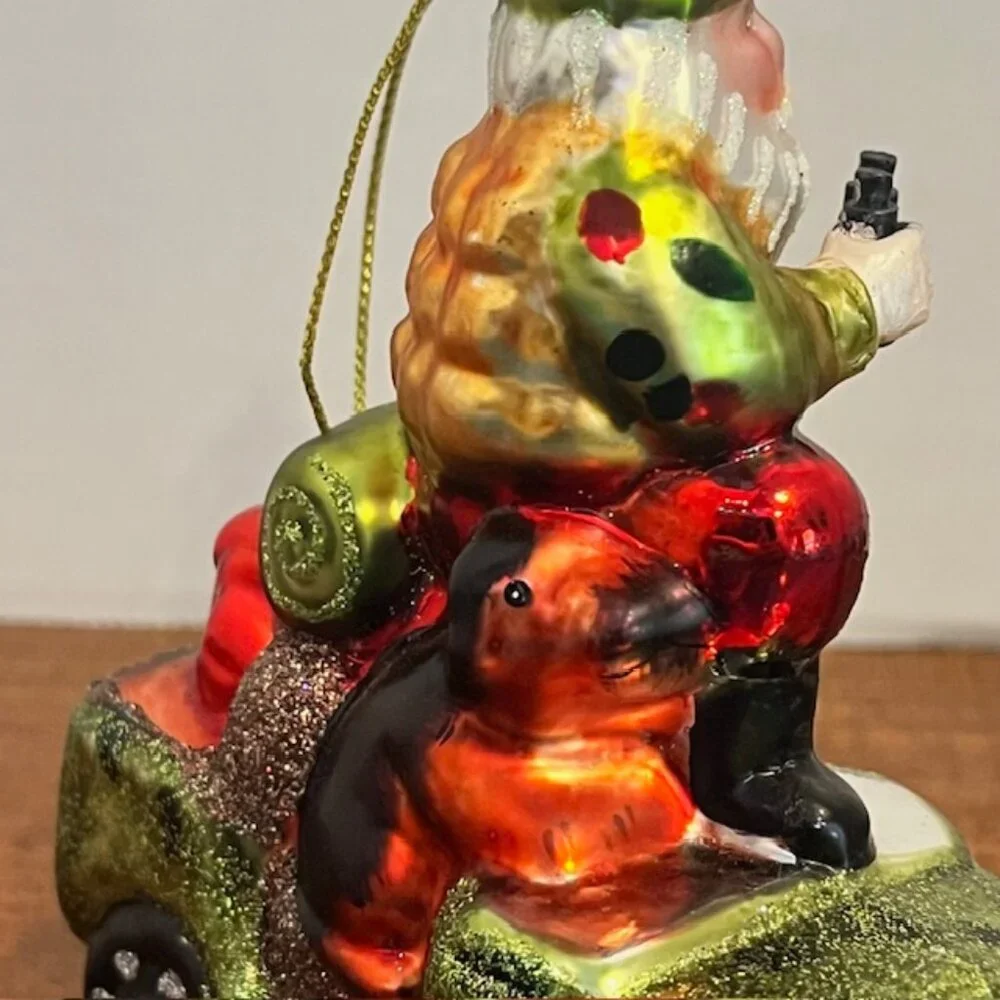 Robert Stanley Glass Ornament Hunting Santa in Camo Jeep with Binoculars Dog